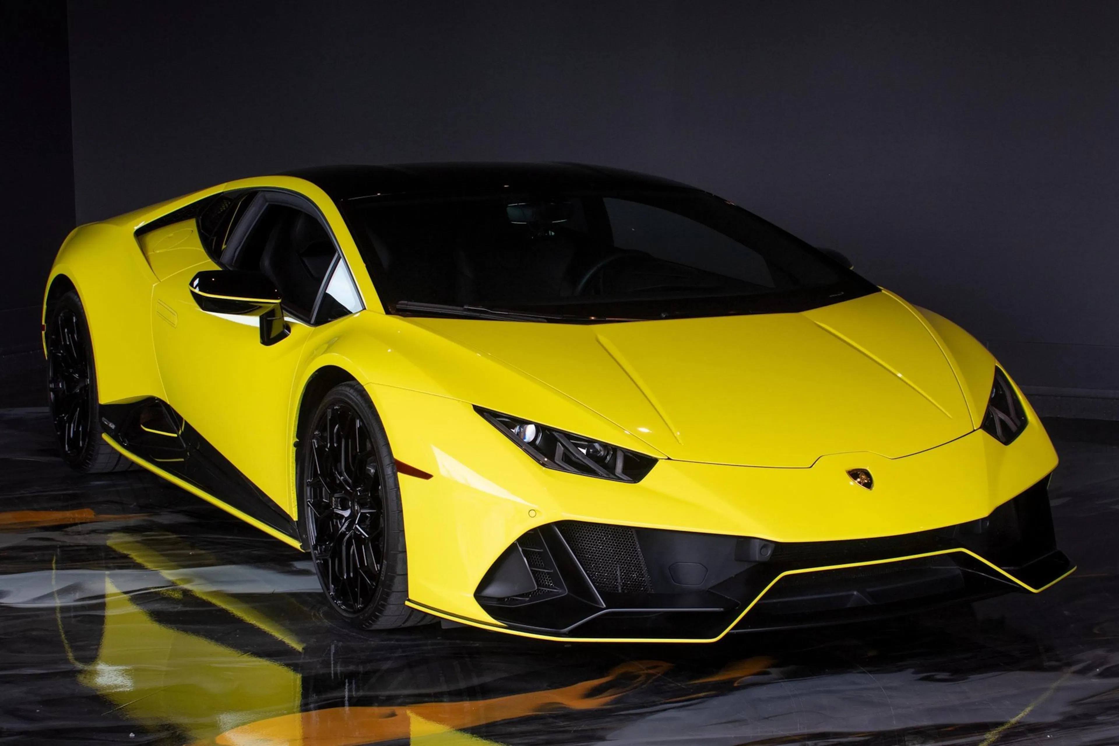 2022 Lamborghini Huracan VIN ZHWUF4ZF4NLA19021 | Hagerty Valuation